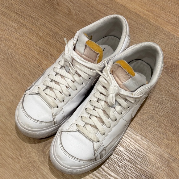 Nike Blazer Platform Low - All White Leather - Picture 2 of 8